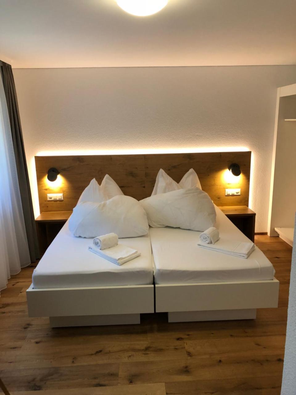 Hotel Walser Ulrichen Bagian luar foto