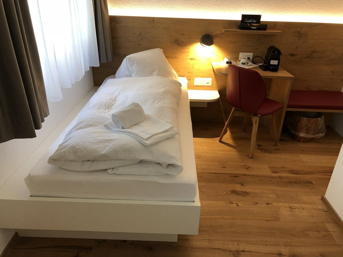 Hotel Walser Ulrichen Bagian luar foto